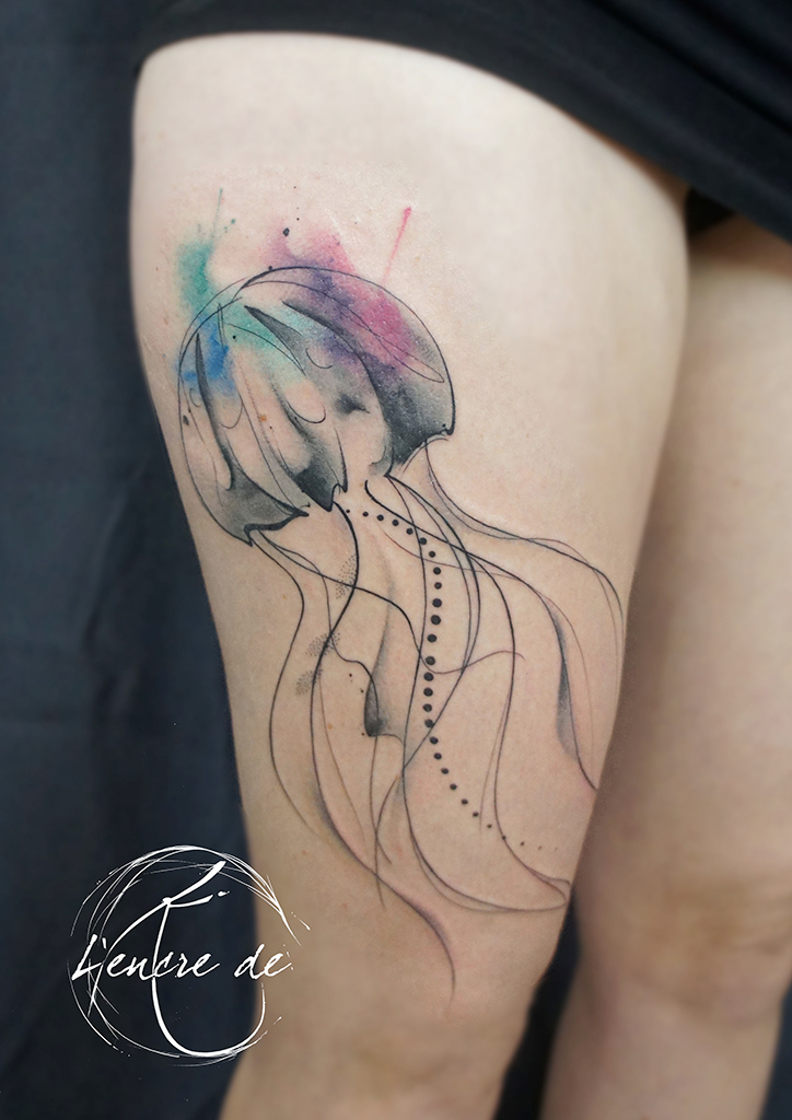 Tatouage La méduse – aquarelle Couleur – L’Encre de K, Nantes